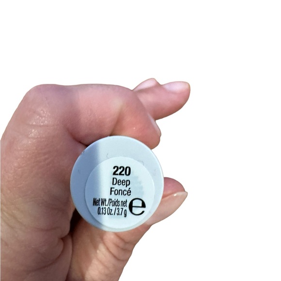 Almay Skin Correcting Comfort Concealer. #220 Deep Fonce. NWT - Picture 3 of 4